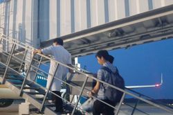 Chuyến bay đặc biệt chở lá gan của người hiến tạng từ Nghệ An ra Hà Nội