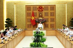 Phó Thủ tướng yêu cầu siết chặt kiểm soát việc nhập khẩu, nhập lậu các mặt hàng thực phẩm, đồ uống