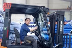 Cuộc phiêu lưu của những chàng trai người Mông nơi đất khách