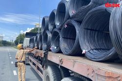 Sửa quy định ngăn xe chở cuộn thép, cọc thép chằng buộc ẩu gây tai nạn