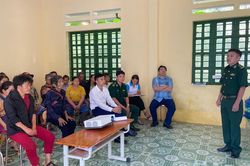 Tuyên truyền phòng, chống hoạt động kích giun đất cho người dân xã Sán Chải
