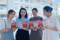 Học sinh vùng cao bớt khó khăn nhờ có thẻ BHYT