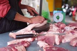 Giá heo hơi hôm nay 8/9: Tiếp tục tăng tại miền Bắc, dần lấy lại mốc 60.000 đồng