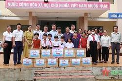 Chăm lo 'búp trên cành' nơi miền biên viễn