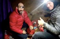 Nhà thám hiểm Mỹ mắc kẹt dưới hang đã 'tỉnh táo', sứ mệnh giải cứu rất khó khăn