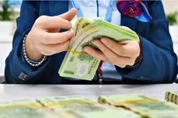 Sau ngân hàng Vietcombank và BIDV, thêm hai ngân hàng lớn công bố cho vay trả nợ ngân hàng khác