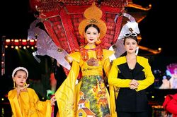 Dàn Hoa, Á hậu hội tụ tại show thời trang 'Tinh hoa cố đô' của NTK Thạch Linh ở Ninh Bình