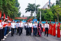 Khánh thành Nhà máy nước sạch Sông Hồng và Làng văn hóa kiểu mẫu Bàn Mạch