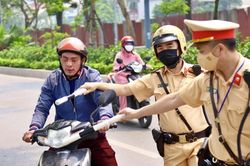 Cảnh sát giao thông được mặc thường phục khi thi hành nhiệm vụ