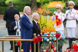 Tổng Bí thư Nguyễn Phú Trọng chủ trì lễ đón chính thức Tổng thống Hoa Kỳ Joe Biden