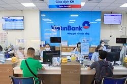 Vay ngân hàng này trả nợ ngân hàng khác: Có hay không cuộc đua giành khách hàng?