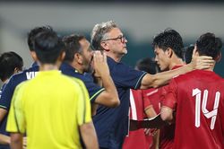 Bóng lăn trong tuần: Bóng đá là thành tích