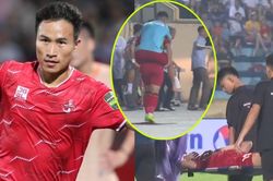 2 tân binh sớm rời sân vì chấn thương trong trận ra mắt ĐT Việt Nam, Tiến Linh sốt sắng cõng ra xe cứu thương