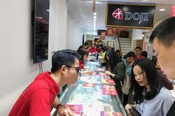 Giá vàng SJC tiếp tục đi lên, tỷ giá trung tâm vượt 24.000 đồng