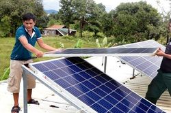 ADB chi 14 triệu USD phát triển hệ thống điện mặt trời áp mái Việt Nam