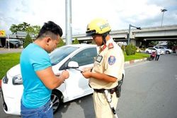 Từ 15/9, cảnh sát giao thông có thể kiểm tra giấy tờ tích hợp qua ứng dụng VNeID