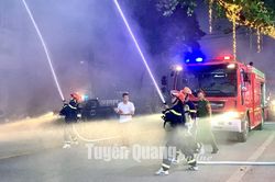 7 huyện, thành phố đồng loạt thực tập phương án chữa cháy và CNCH tại Tổ liên gia an toàn PCCC