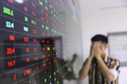 VN-Index mất gần 18 điểm trong phiên đầu tuần