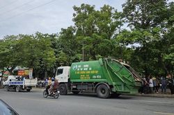 Tài xế ô tô mở cửa bất cẩn, thai phụ đi xe máy tử vong tại chỗ