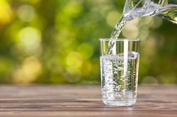 Ăn nhiều chất xơ mà vẫn bị táo bón, vì sao?