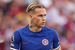 Mudryk là ví dụ tiêu biểu cho chính sách chuyển nhượng kỳ lạ của Chelsea