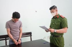 Bắt đối tượng móc nối với nhân viên ngân hàng mua bán hàng trăm tài khoản kiếm lời