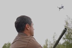 Cận cảnh Nga lần đầu thử nghiệm hệ thống áp chế UAV lắp trên xe tăng