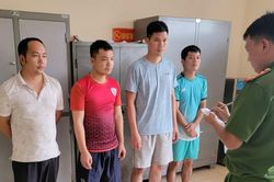 Bắt 5 nhân viên bốc xếp ở Nội Bài, phá khóa vali ký gửi để trộm cắp