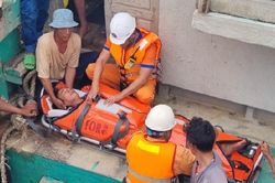 6 giờ vượt sóng cứu thuyền trưởng tàu cá nguy kịch