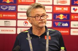 HLV Troussier thừa nhận U23 Việt Nam chưa thể vươn tầm châu lục