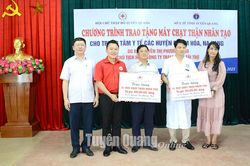 Trao tặng 2 máy chạy thận nhân tạo cho Trung tâm Y tế huyện Chiêm Hóa và Na Hang