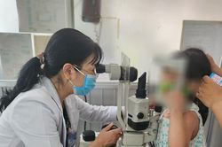 Nguy cơ bùng dịch đau mắt đỏ: Sở GD&ĐT TP.HCM yêu cầu tổ chức sát trùng