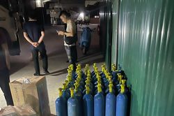 Đột kích kho tập kết bóng cười số lượng lớn ở Cảng Hà Nội