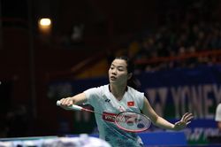 Vợ tay vợt Tiến Minh thua ngược 'hotgirl' Thùy Linh