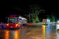 Tai nạn trên đèo Lò Xo, 1 người chết, 14 người bị thương
