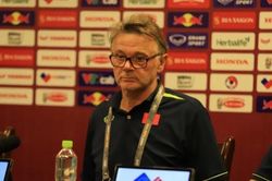HLV Troussier lý giải trận hòa U23 Singapore