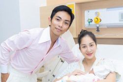 Khánh Thi dùng nước khoáng dưỡng da, lâm bồn sinh con thứ 3 nhan sắc vẫn tươi tắn