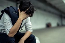 Đón bố mẹ từ quê lên nhà thuê nhưng nói dối là nhà mua, chàng trai chết lặng khi chứng kiến cảnh tượng này