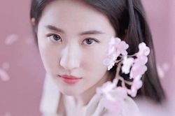 Người trong ngành hé lộ con người thật của Lưu Diệc Phi, khác xa trên màn ảnh
