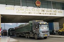 Tạo điều kiện tối đa cho xuất nhập khẩu hàng hóa qua cửa khẩu Lào Cai