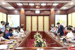 Thường trực Tỉnh ủy làm việc với Tập đoàn Viettel