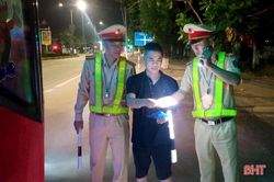 Xử lý nạn 'xe dù, bến cóc' tại đô thị phía Bắc Hà Tĩnh