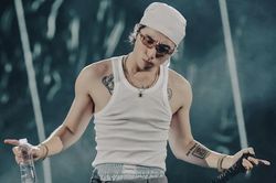 Sơn Tùng 'lấy đồ' của khán giả khi chạy show: Giá trị khiến ai cũng bất ngờ!