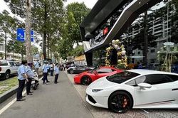 TPHCM dự kiến thu phí sử dụng tạm thời lòng đường, vỉa hè từ đầu năm 2024