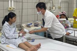 Chia sẻ nỗi đau với gia đình các nạn nhân vụ cháy chung cư mini