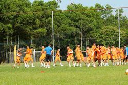 Sao U23 Việt Nam đã tham gia tập luyện cùng SHB Đà Nẵng