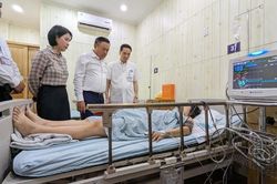 Chủ tịch Hà Nội rút ngắn công tác nước ngoài, đến thăm các nạn nhân vụ cháy chung cư mini