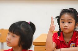 Sau các khoản thu 'trên trời', nhiều người bức xúc muốn bỏ hội phụ huynh