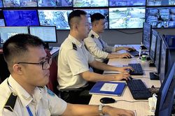 Chiếc ví bị thất lạc ở Nội Bài, 'bay' tới TP.HCM rồi quay về với chủ