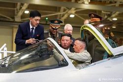 Chủ tịch Triều Tiên Kim Jong Un thăm xưởng lắp ráp chiến đấu cơ Su-57 của Nga